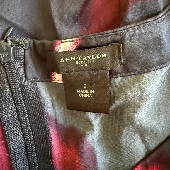 Ann Taylor Black Sleeveless Midi Dress with Burgundy Floral Print and Tie-Waist - Picture 8 of 9